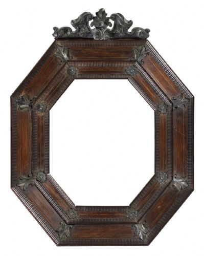Important octagonal frame Rome 17th century
    